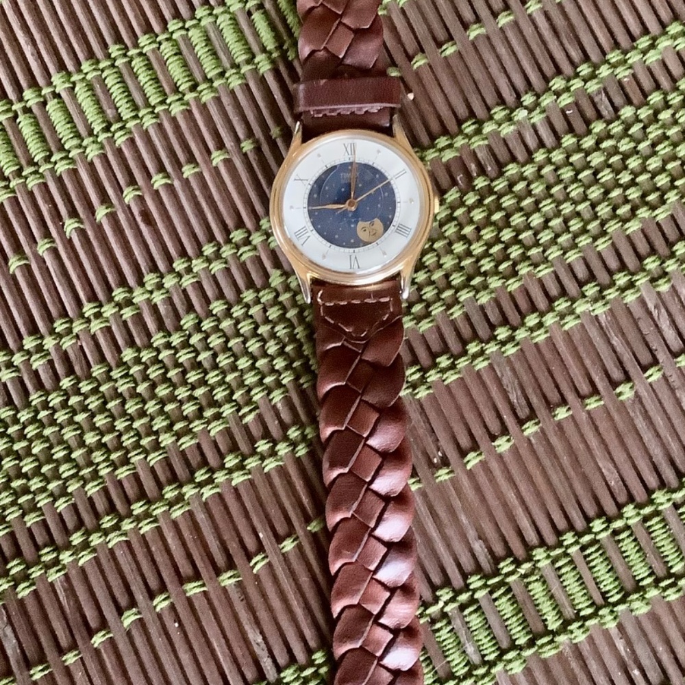 Vintage Timex M CELL Blue Star Moon Phase Quartz wristwatch - Picture 11 of 14